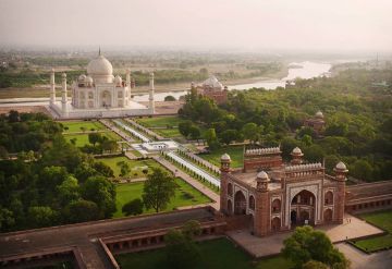 Heart-warming 4 Days Agra Mathura Sightseeing Departure to Agra Holiday Package
