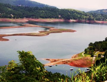 Magical 6 Days Guwahati, Cherrapunjee, Dawki - Shnogpedeng Mawlynnong and Jowai Tour Package