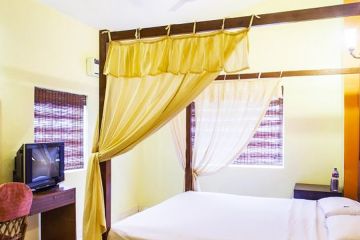 Ecstatic 2 Days Goa and North Goa Beaches Tour Package