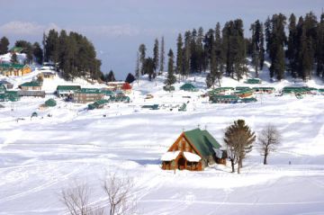 Family Getaway 4 Days Srinagar to Dal Lake Offbeat Tour Package