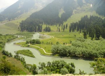 Memorable 5 Days Srinagar, Gulmarg with Pahalgam Tour Package