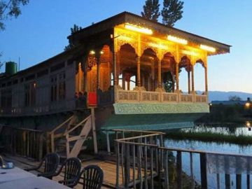 Memorable 5 Days Srinagar, Gulmarg with Pahalgam Tour Package