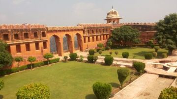 Family Getaway 11 Days Jaipur Tour Package