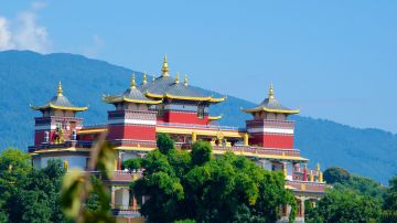 Beautiful 4 Days Kathmandu Sightseeing half Day Drive To Pokhara 5 Hrs Overnight In Pokhara Vacation Package