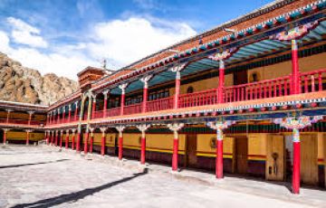 Family Getaway 7 Days Leh to Turtuk Vacation Package