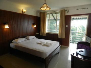 Best 4 Days 3 Nights Cochin, Munnar with Alleppey Trip Package