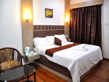 Best 4 Days 3 Nights Cochin, Munnar with Alleppey Trip Package