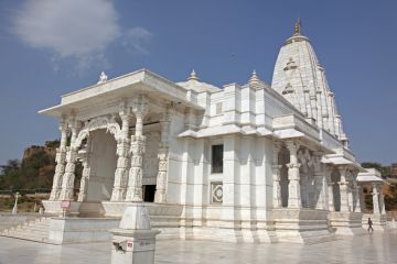 Pleasurable Udaipur Tour Package for 6 Days from Mount Abu