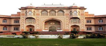 Pleasurable Udaipur Tour Package for 6 Days from Mount Abu