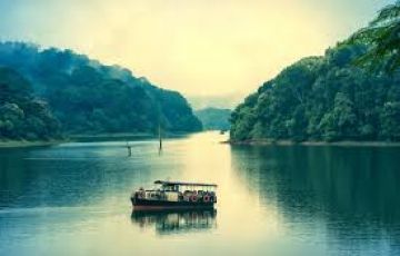Experience 5 Days 4 Nights Munnar, Thekkady with Alleppey Holiday Package