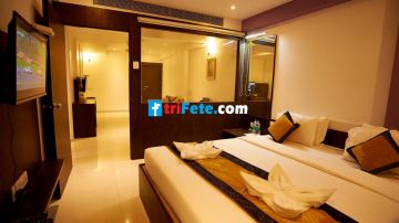 Heart-warming 3 Days 2 Nights Mumbai with Shirdi Tour Package