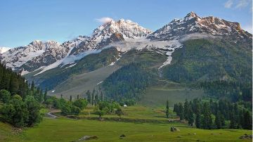 5 Days Day 1- Delhi - Manali Tour Package