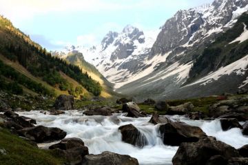 Srinagar and Sonmarg Tour Package for 4 Days from Srinagar