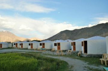 Ecstatic 9 Days Sham Valley Alchi Holiday Package