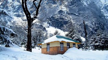 Heart-warming 5 Days 4 Nights Gangtok, Darjeeling with Bagdogra Tour Package