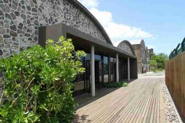 Family Getaway 7 Days Mauritius and Delhi Trip Package