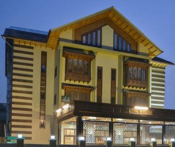 Family Getaway Arrive-srinagar Tour Package for 6 Days 5 Nights