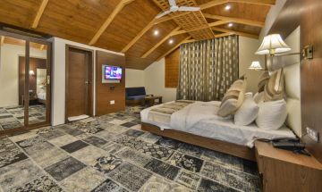 Family Getaway Arrive-srinagar Tour Package for 6 Days 5 Nights