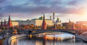 Experience 7 Days Delhi to St Petersburg Holiday Package