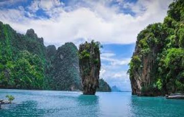 Beautiful 7 Days 6 Nights Singapore with Phuket Trip Package