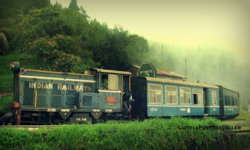 Experience 6 Days 5 Nights Darjeeling, Darjeeling Sightseeing, Gangtok with Tsomgo Lake Holiday Package