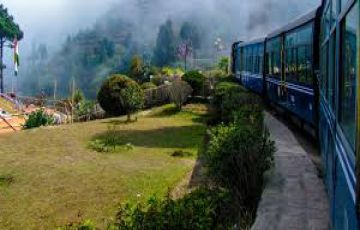 Experience 6 Days 5 Nights Darjeeling, Darjeeling Sightseeing, Gangtok with Tsomgo Lake Holiday Package