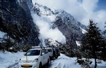 Experience Lachung To Gangtok Via Yumthang Valley Tour Package for 5 Days 4 Nights from BAGDOGRA OR NJP RAILWAY STATION