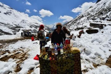 Best 10 Days 9 Nights Gangtok, Gangtok City Tour, Tsomgo Lake And New Baba Mandir and Lachung Vacation Package