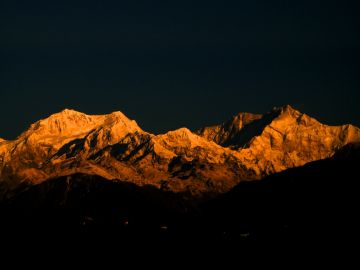 Best 10 Days 9 Nights Gangtok, Gangtok City Tour, Tsomgo Lake And New Baba Mandir and Lachung Vacation Package