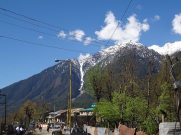 Experience 2 Days 1 Night Patnitop and Srinagar Tour Package