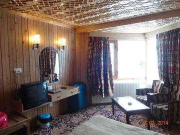 Experience 2 Days Srinagar with Pahalgam Vacation Package