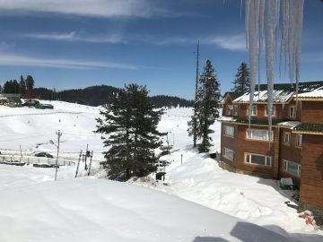 Experience 2 Days Srinagar with Pahalgam Vacation Package