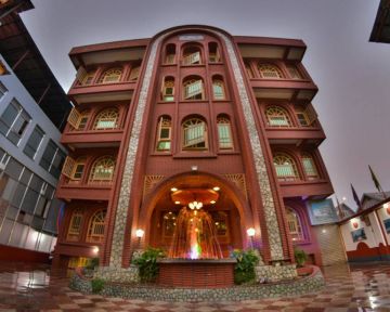 Experience 2 Days Srinagar with Pahalgam Vacation Package