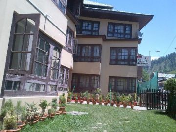 Magical 2 Days Srinagar with Gulmarg Trip Package