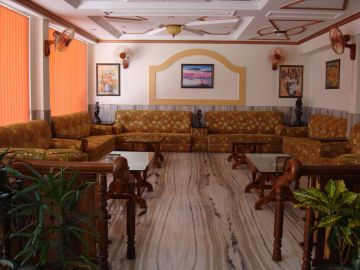 Heart-warming 2 Days Patnitop with Srinagar Holiday Package