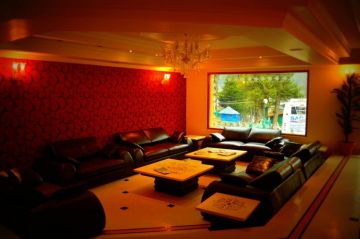 Heart-warming 2 Days Patnitop with Srinagar Holiday Package