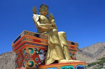 4 Days 3 Nights Mumbai to Leh Historical Places Tour Package