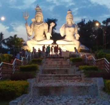 Pleasurable 2 Days Bangalore with Wayanad Holiday Package