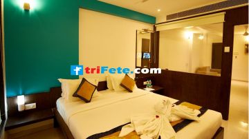 Beautiful 3 Days Mumbai with Shirdi Tour Package