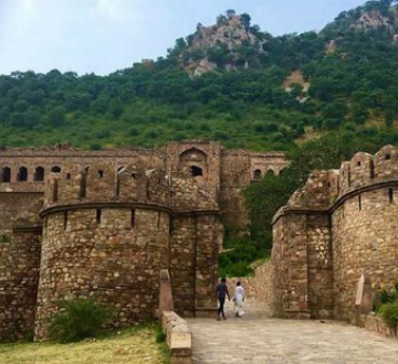 Experience 3 Days Mumbai and Matheran Tour Package