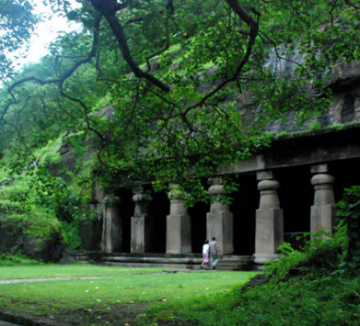 Beautiful 3 Days 2 Nights Mumbai with Khandala Holiday Package