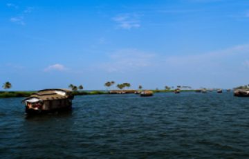 Family Getaway 5 Days 4 Nights Munnar Wildlife Vacation Package