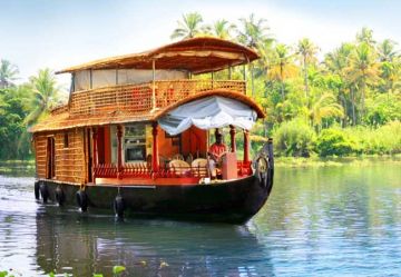 Heart-warming 4 Days Munnar and Alleppey Trip Package