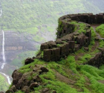 Beautiful Matheran Tour Package for 5 Days