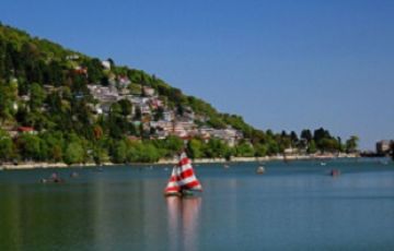 Heart-warming 3 Days Nainital and Delhi Tour Package