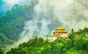 Best 5 Days Gangtok and Darjeeling Holiday Package