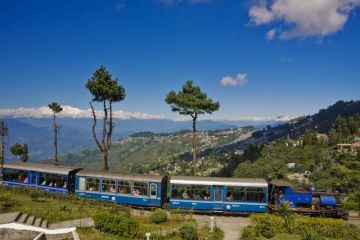 Heart-warming Darjeeling Tour Package for 8 Days from Siliguri