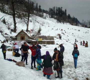 Heart-warming 4 Days Shimla, Manali and Solang Valley Trip Package