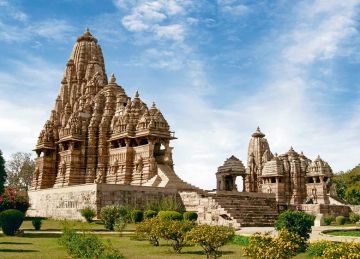 Gwalior Orcha Khajuraho Bandhavgarh Amarkantak Jabalpur Pachmari 11 Night 12 Days