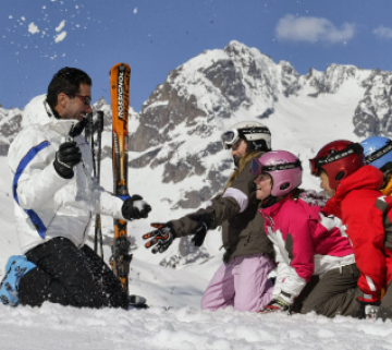 Pleasurable 4 Days 3 Nights Shimla, Manali with Solang Valley Vacation Package